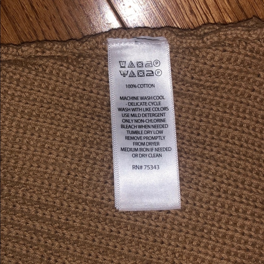Max Studio Sweater - Picture 4 of 4